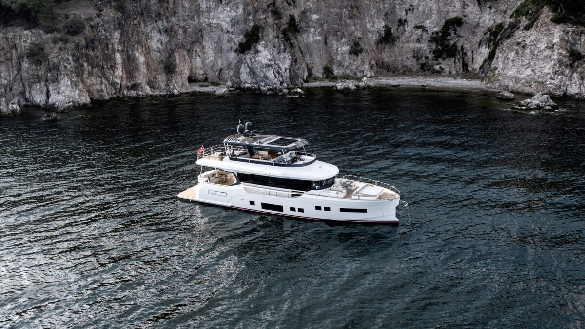 Sirena 68 Exterior 2