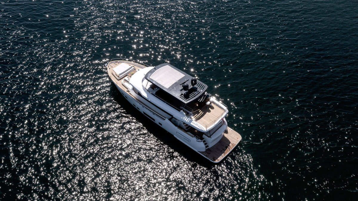 Sirena 68 Exterior 6
