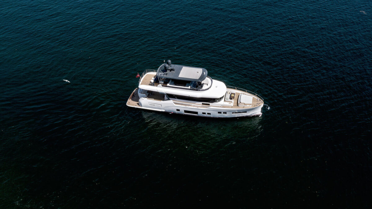 Sirena 68 Exterior 7
