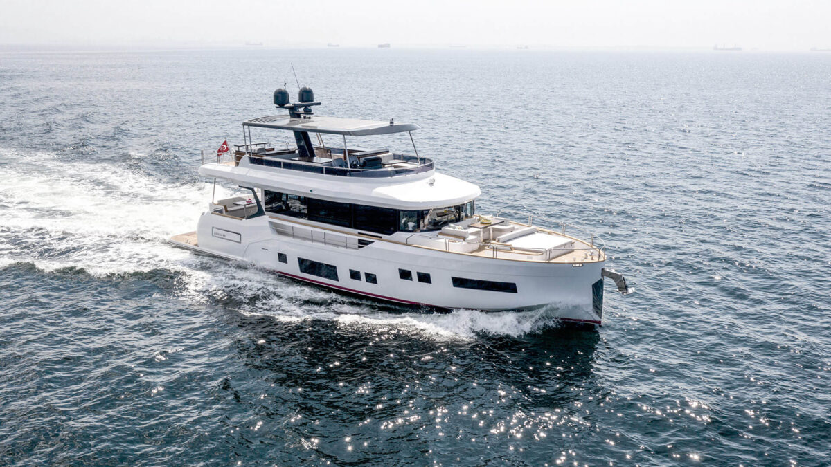 Sirena 68 Exterior 8