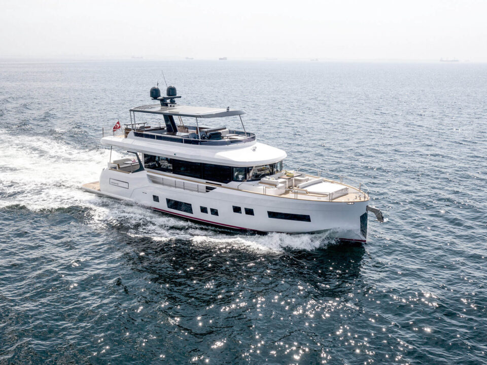 Sirena 68 Exterior 8