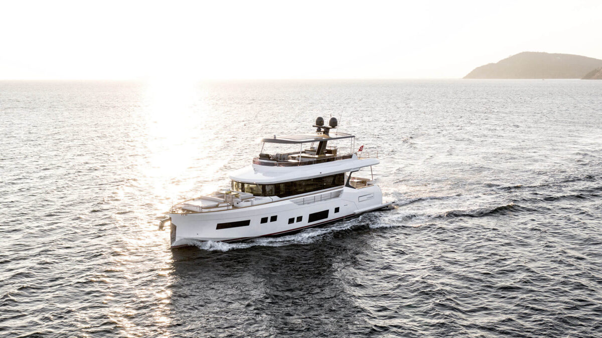 Sirena 68 Exterior 9