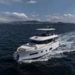 Sirena 60 Luksusyacht sejler på havet
