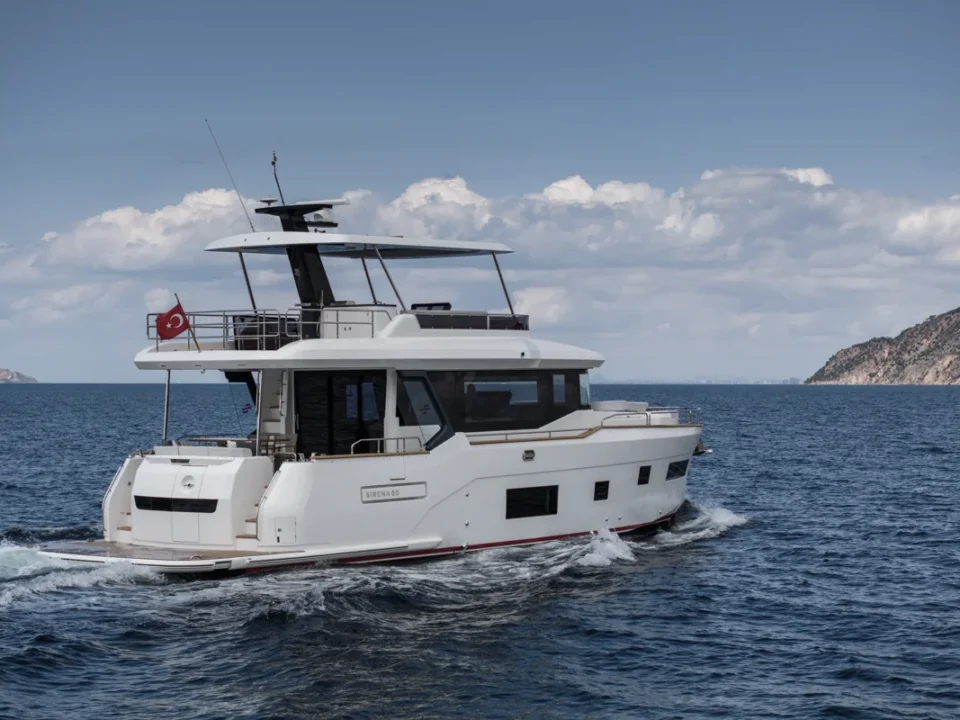 Sirena 60 Runnings 3 13 Moderne yacht på åbent hav