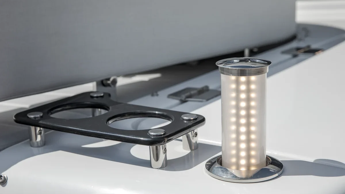 Belysning på en bådsoverflade