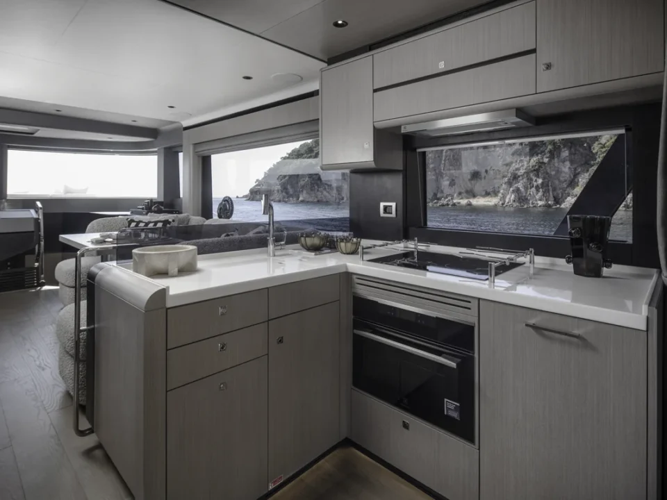 Sirena 60 Saloon 6 20 EB 9600 1