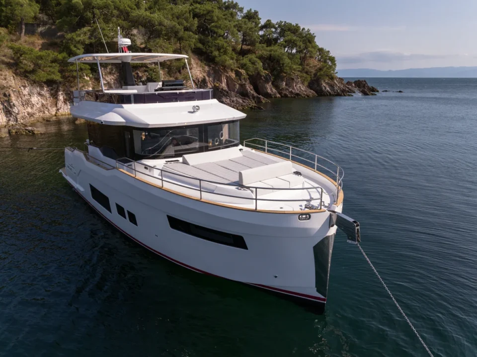Sirena 48 Exterior