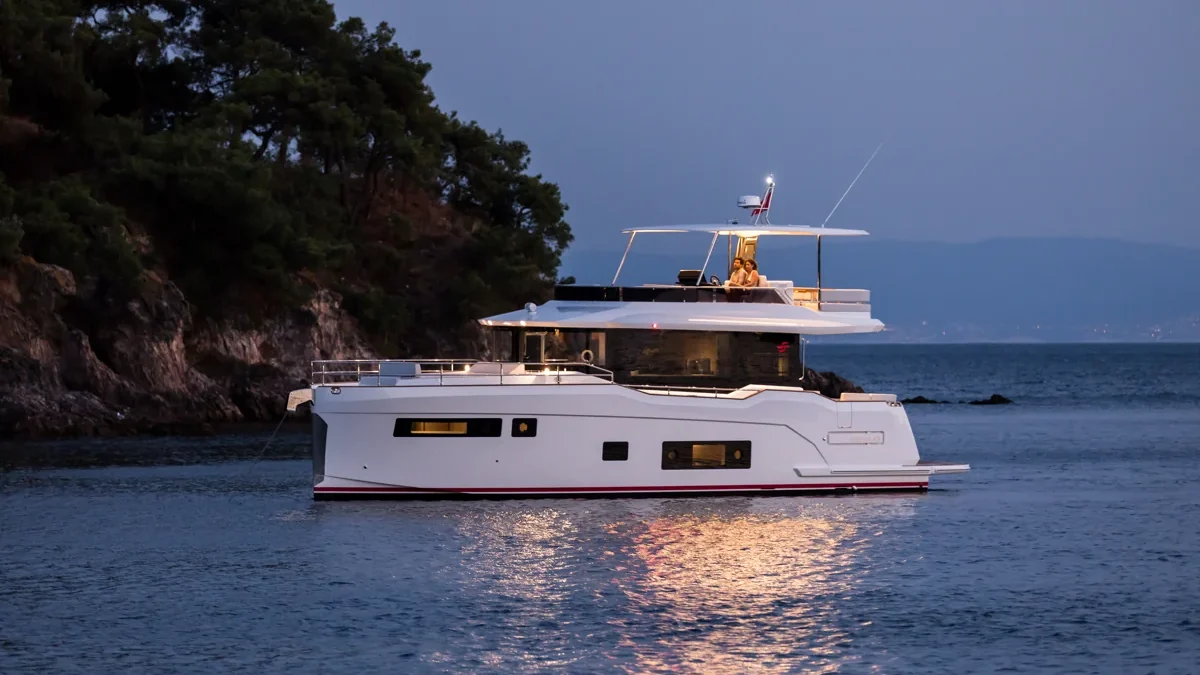 Sirena 48 Exterior