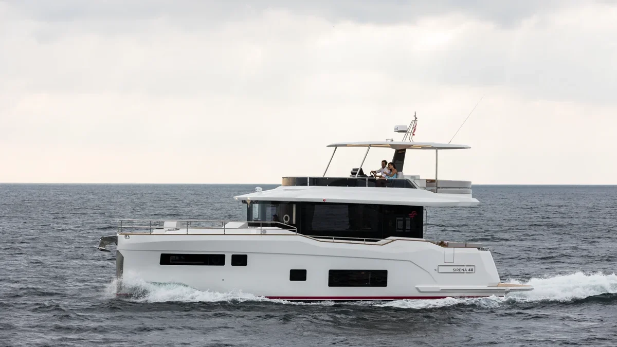 Sirena 48 Exterior
