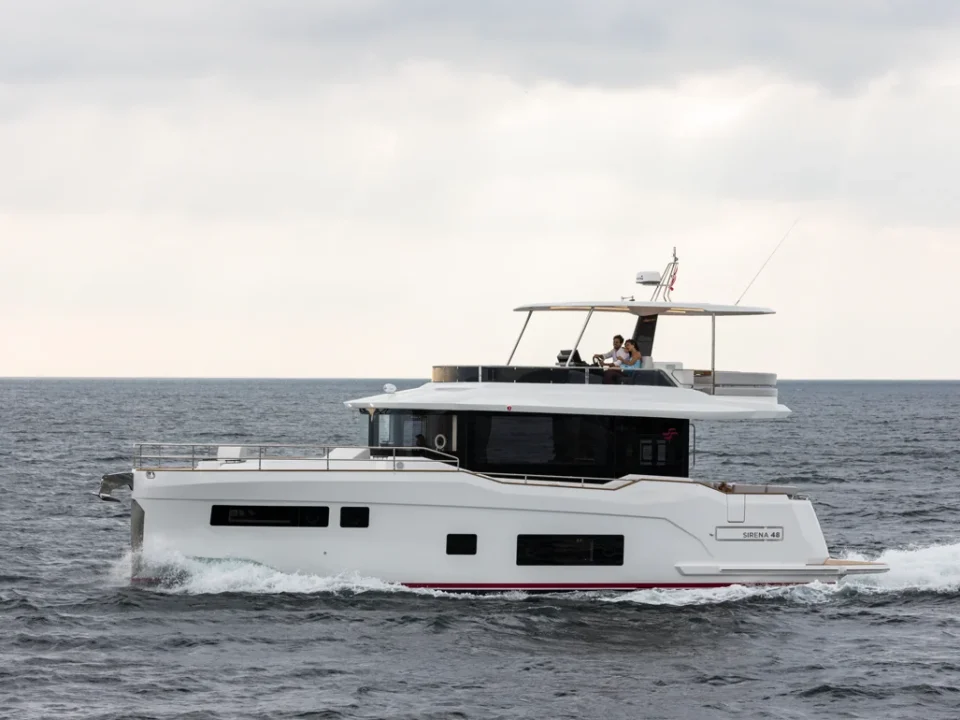 Sirena 48 Exterior